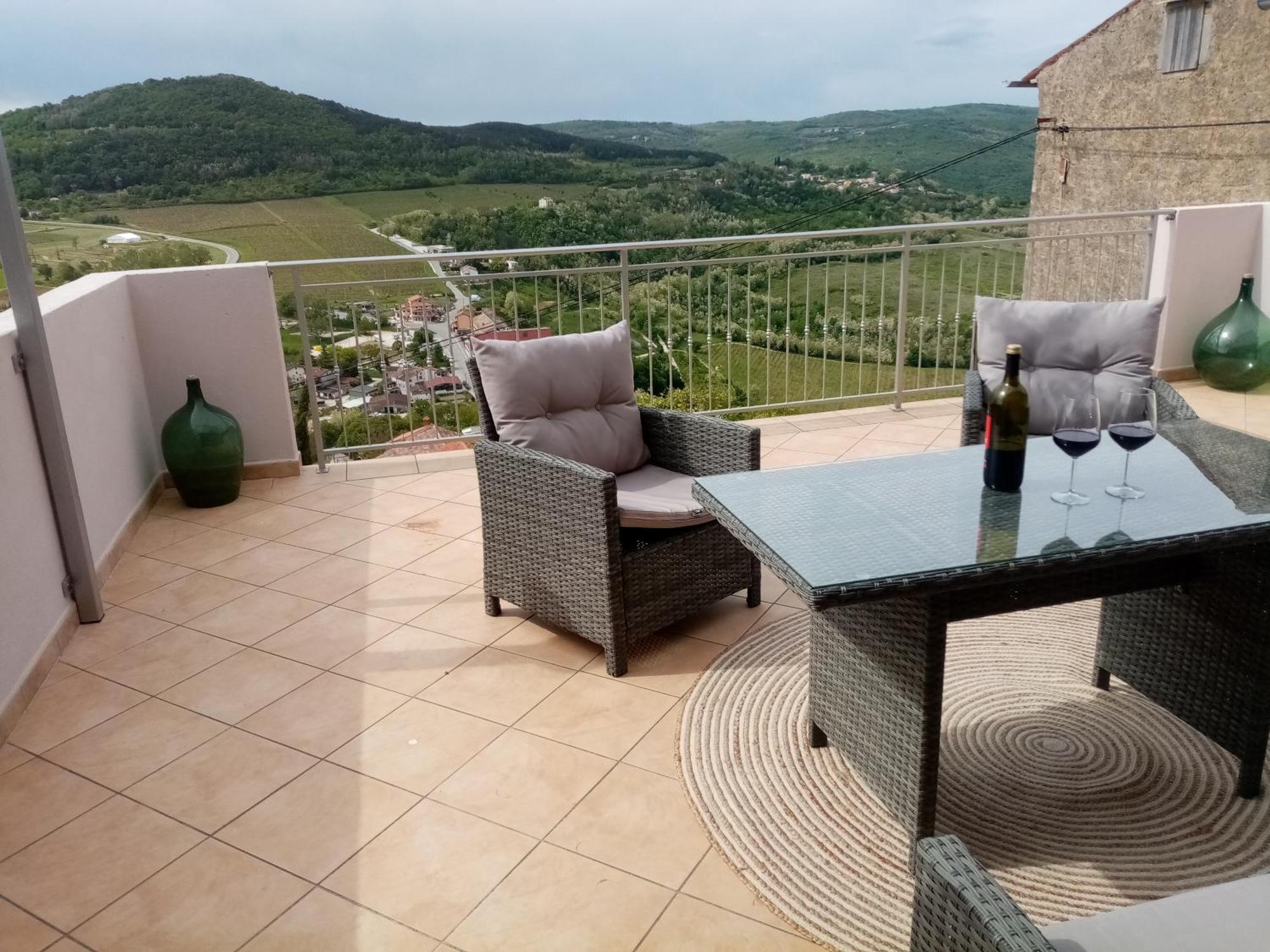 Studio Apartman Bel Vedere Мотовун Екстериор снимка